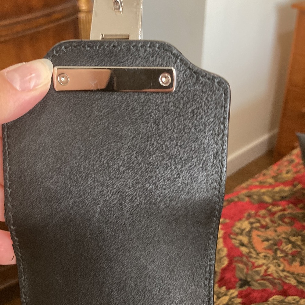 Black Gucci bag in very good condition. Absolutely gorgeous. - Picture 14 of 16